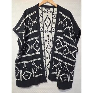 SISTERS Black White Aztec Cardigan M/L Open Front Short Sleeve Knit Sweater Vest